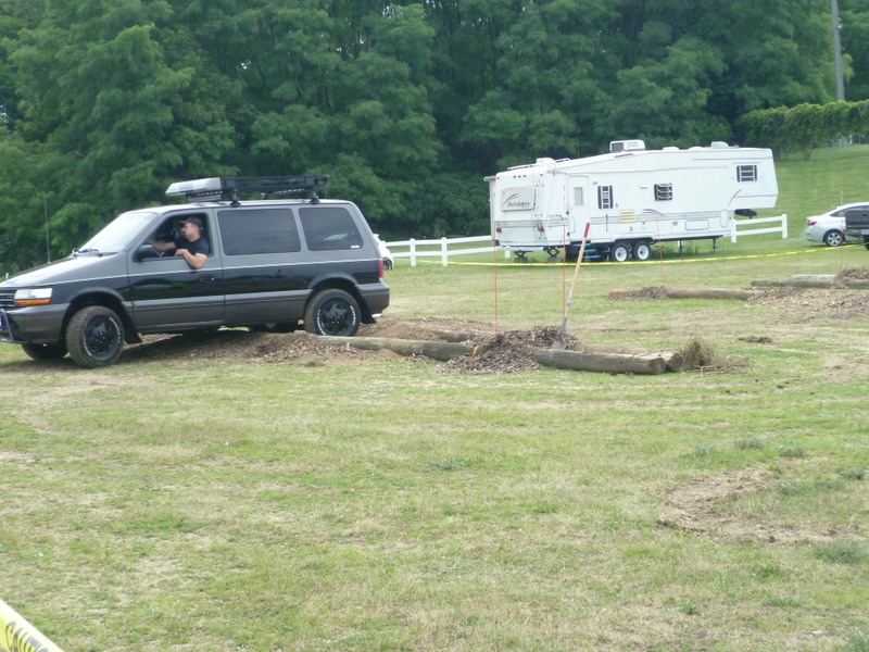 Illustration for article titled Flatfest 2019, a day of fun with the family, the minivan succeeds at shaming Subarus on the Overland course. (Afternoon repost)